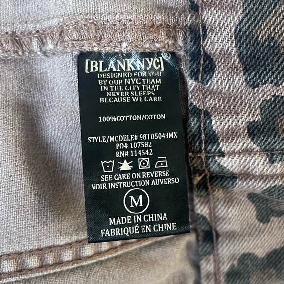 Blank NYC Brown Cheetah Print Denim Trucker Jacket - Size Medium - Picture 6 of 7